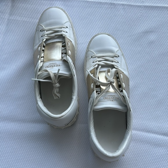 Stylish Valentino Garavani sneakers calf leather size 39 - Picture 6 of 8